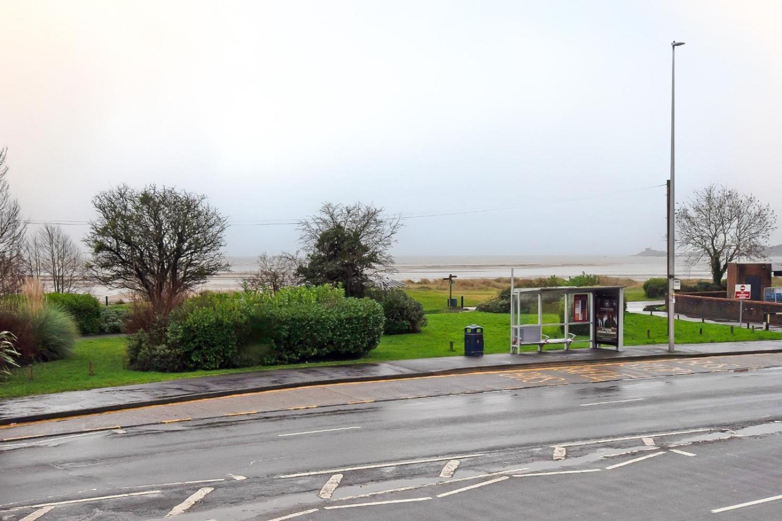 Casa One Hundred - A Beautiful 4 Bed House On The Beach Front Swansea Exterior photo