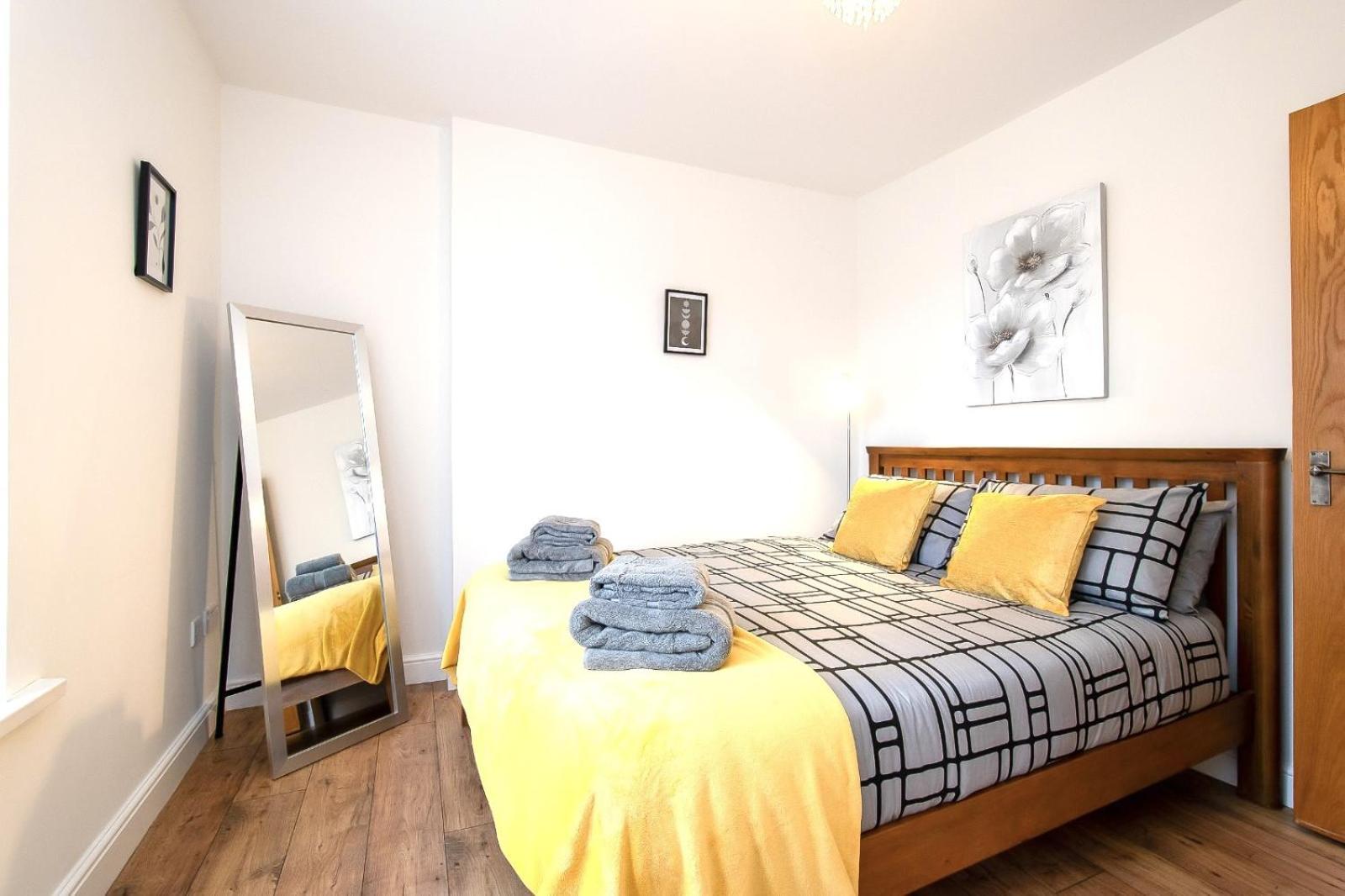 Casa One Hundred - A Beautiful 4 Bed House On The Beach Front Swansea Exterior photo